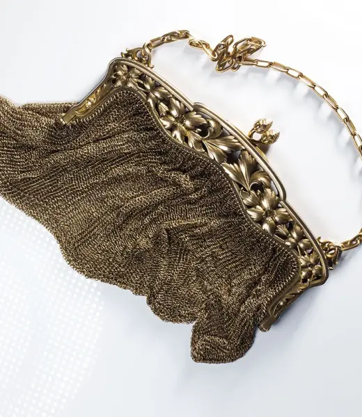 El bolso de tarde Modernista: diseño y distinción
