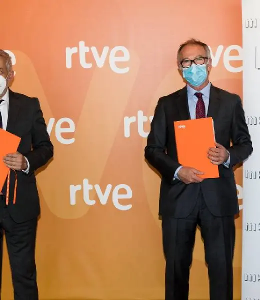 Renovamos nuestro apoyo a la joven poesía española junto a RNE